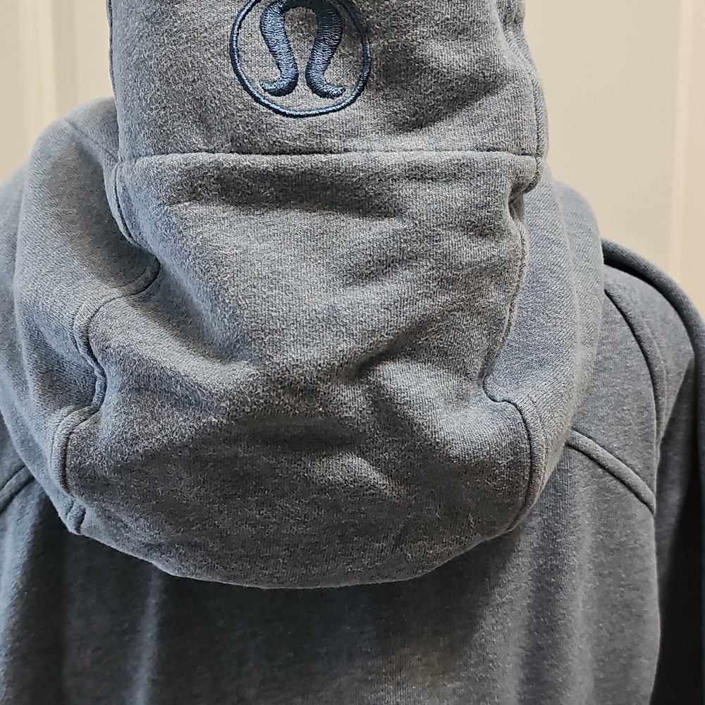 315. Lululemon Scuba Hoodie - Picture 4 of 10